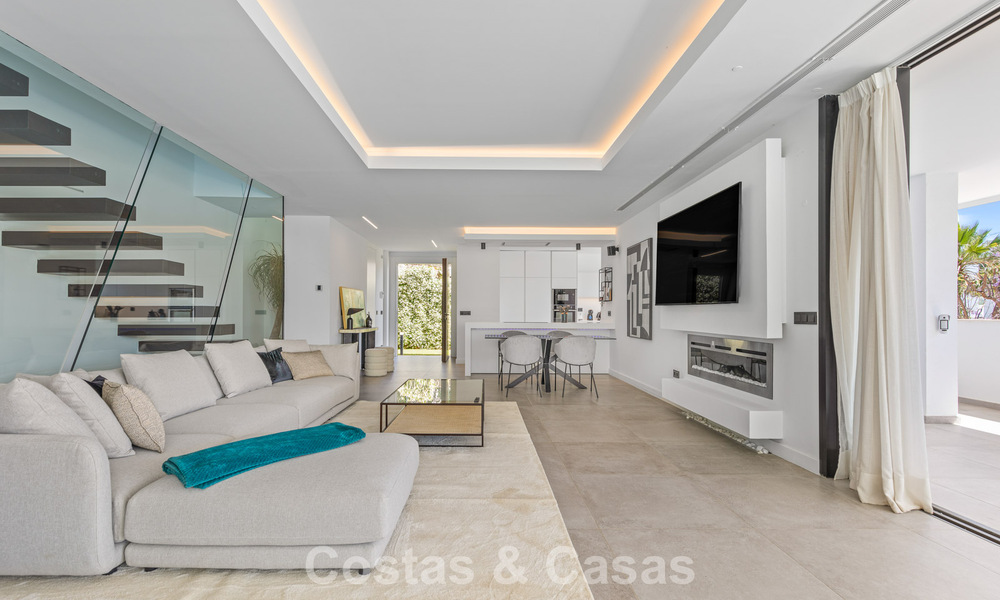 Instapklare, contemporaine luxevilla te koop aan de golfbaan op de New Golden Mile, Marbella - Estepona 785146