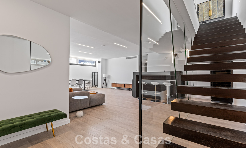 Instapklare, contemporaine luxevilla te koop aan de golfbaan op de New Golden Mile, Marbella - Estepona 785163