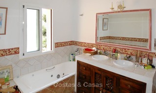 Villa te koop in Marbella east, Costa del Sol 11797 