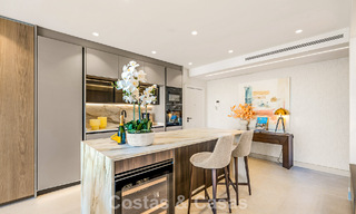 Luxe appartement met zeezicht te koop in een exclusief strandcomplex op de New Golden Mile tussen Marbella en Estepona 785225 
