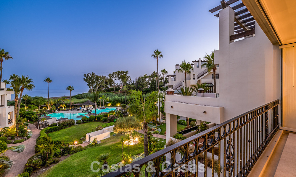 Luxe appartement met zeezicht te koop in een exclusief strandcomplex op de New Golden Mile tussen Marbella en Estepona 785229