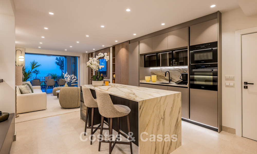 Luxe appartement met zeezicht te koop in een exclusief strandcomplex op de New Golden Mile tussen Marbella en Estepona 785231