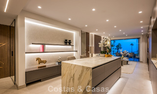 Luxe appartement met zeezicht te koop in een exclusief strandcomplex op de New Golden Mile tussen Marbella en Estepona 785232 