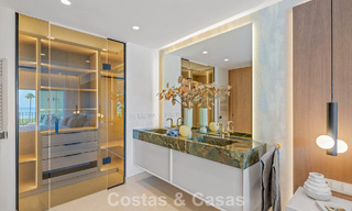 Luxe appartement met zeezicht te koop in een exclusief strandcomplex op de New Golden Mile tussen Marbella en Estepona 785240 
