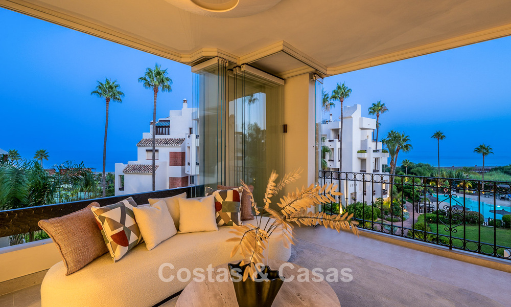 Luxe appartement met zeezicht te koop in een exclusief strandcomplex op de New Golden Mile tussen Marbella en Estepona 785242