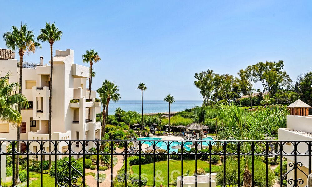 Luxe appartement met zeezicht te koop in een exclusief strandcomplex op de New Golden Mile tussen Marbella en Estepona 785248