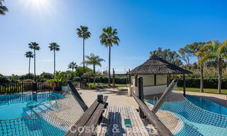 Gerenoveerd penthouse met zeezicht te koop aan het strand op de New Golden Mile tussen Marbella en Estepona 795118 