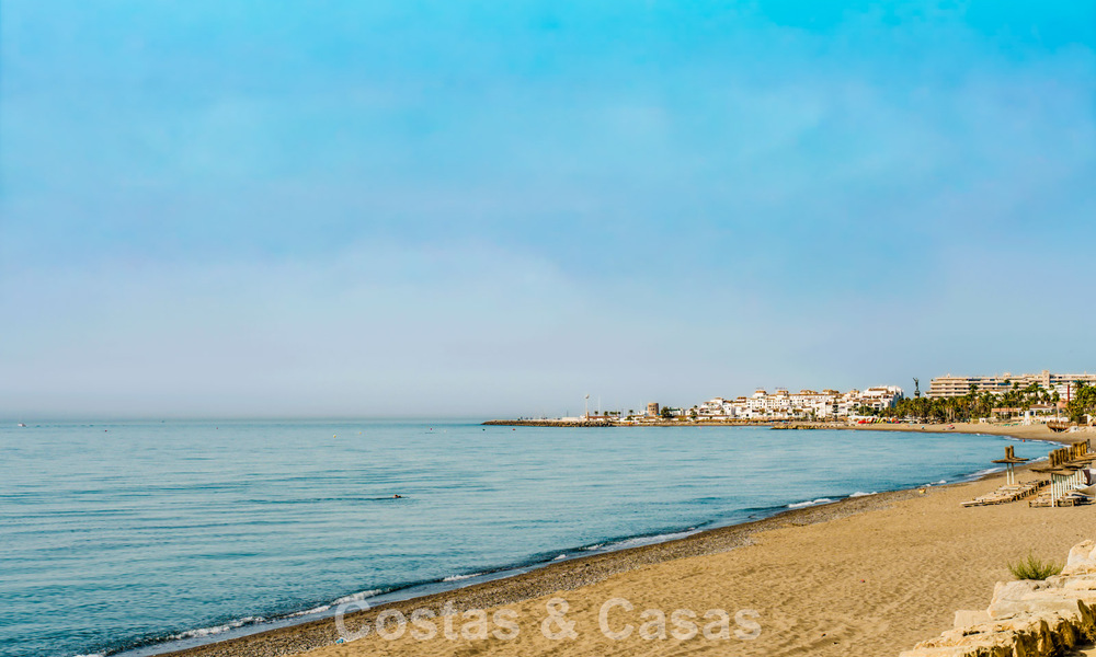 Luxueuze strandwoning met open zeezicht te koop, direct aan het strand op de prestigieuze Golden Mile van Marbella 785332
