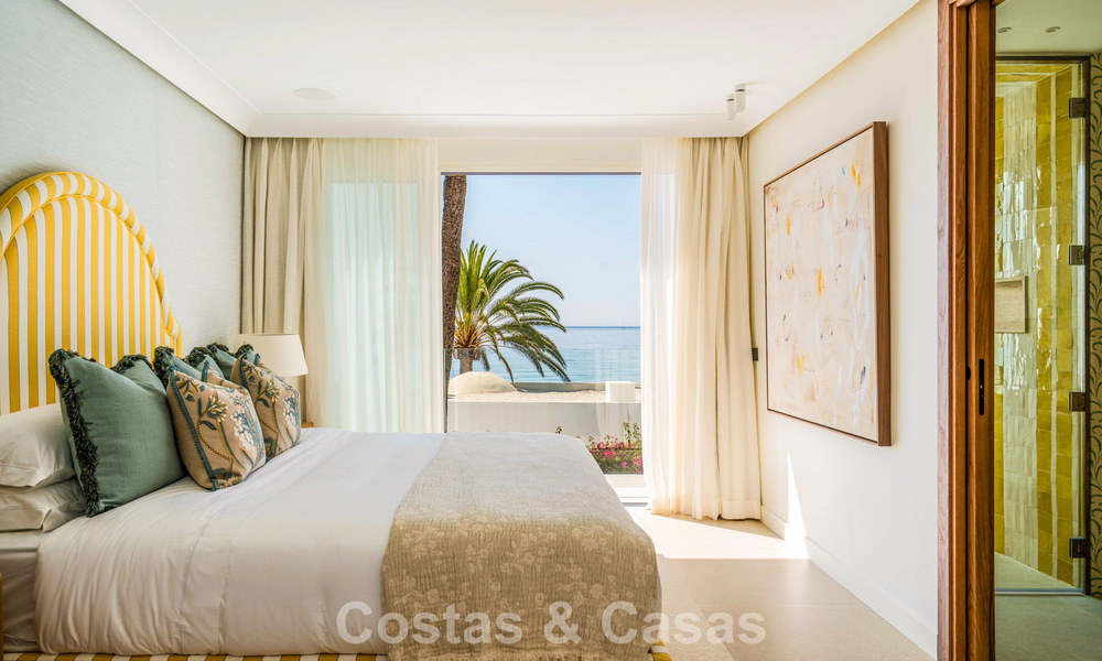 Luxueuze strandwoning met open zeezicht te koop, direct aan het strand op de prestigieuze Golden Mile van Marbella 785340
