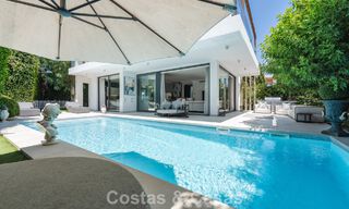 Modernistische villa te koop in een private community omgeven door groen, op de New Golden Mile tussen Marbella en Estepona 785368 