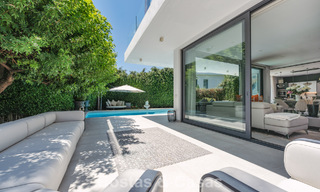 Modernistische villa te koop in een private community omgeven door groen, op de New Golden Mile tussen Marbella en Estepona 785370 