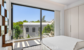 Modernistische villa te koop in een private community omgeven door groen, op de New Golden Mile tussen Marbella en Estepona 785377 