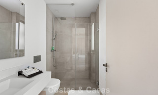 Modernistische villa te koop in een private community omgeven door groen, op de New Golden Mile tussen Marbella en Estepona 785379 