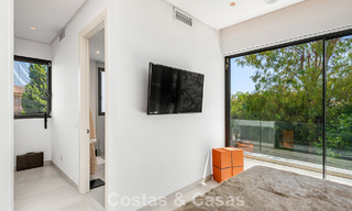Modernistische villa te koop in een private community omgeven door groen, op de New Golden Mile tussen Marbella en Estepona 785383 