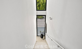 Modernistische villa te koop in een private community omgeven door groen, op de New Golden Mile tussen Marbella en Estepona 785386 