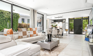 Modernistische villa te koop in een private community omgeven door groen, op de New Golden Mile tussen Marbella en Estepona 785396 