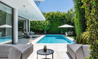 Modernistische villa te koop in een private community omgeven door groen, op de New Golden Mile tussen Marbella en Estepona 785399 