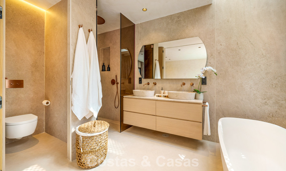 Prestigieus townhouse te koop in een exclusief wooncomplex op de Golden Mile van Marbella 785421