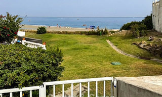 Ruime, instapklare woning met zeezicht te koop, grenzend aan het strand, nabij Estepona stad 785485 