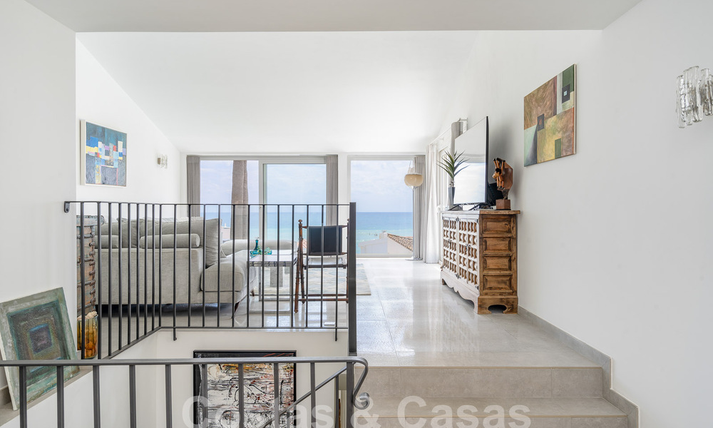 Charmante woningen te koop in een eerstelijns strandurbanisatie nabij Estepona stad 808306