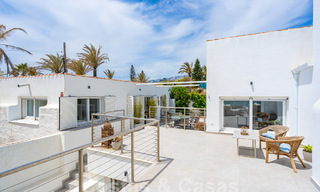 Charmante woningen te koop in een eerstelijns strandurbanisatie nabij Estepona stad 808317 