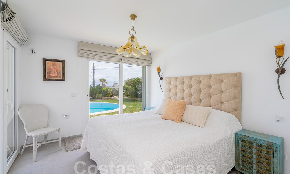Charmante woningen te koop in een eerstelijns strandurbanisatie nabij Estepona stad 808333