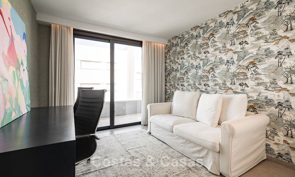 Eigentijds luxe penthouse met ruim dakterras te koop dicht bij alle voorzieningen en het centrum van San Pedro, Marbella 785495