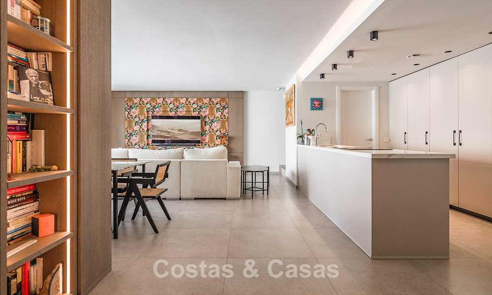 Eigentijds luxe penthouse met ruim dakterras te koop dicht bij alle voorzieningen en het centrum van San Pedro, Marbella 785503