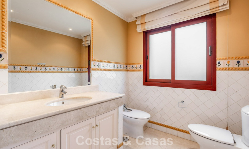 Royale, Spaanse luxevilla te koop in een afgeschermde villawijk aan Marbella’s Golden Mile 785678