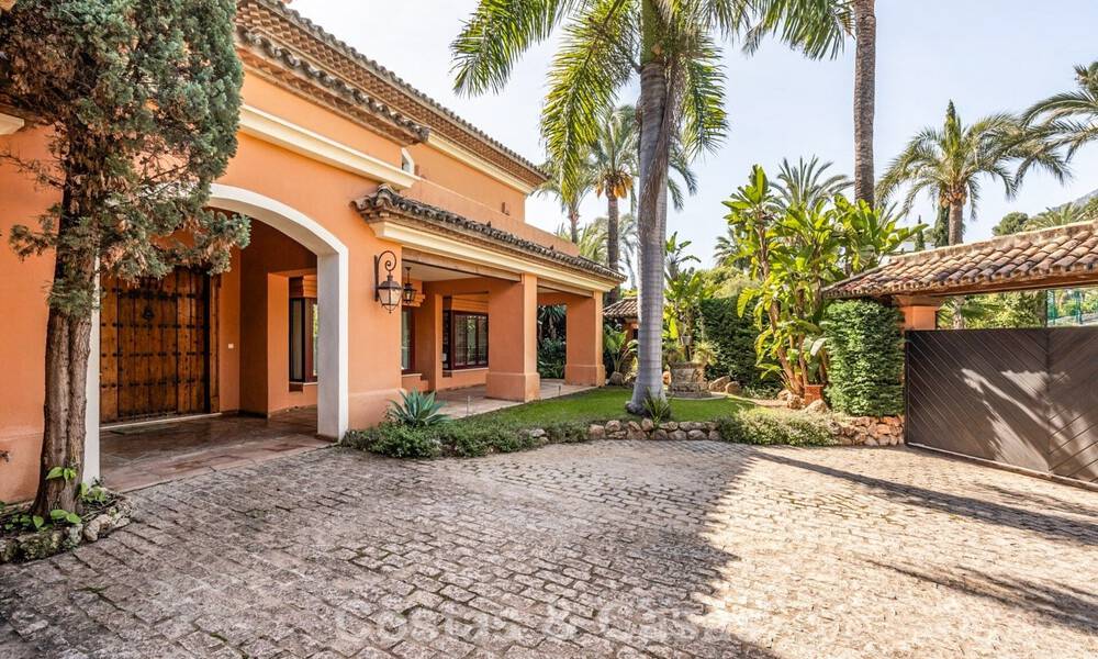 Royale, Spaanse luxevilla te koop in een afgeschermde villawijk aan Marbella’s Golden Mile 785688