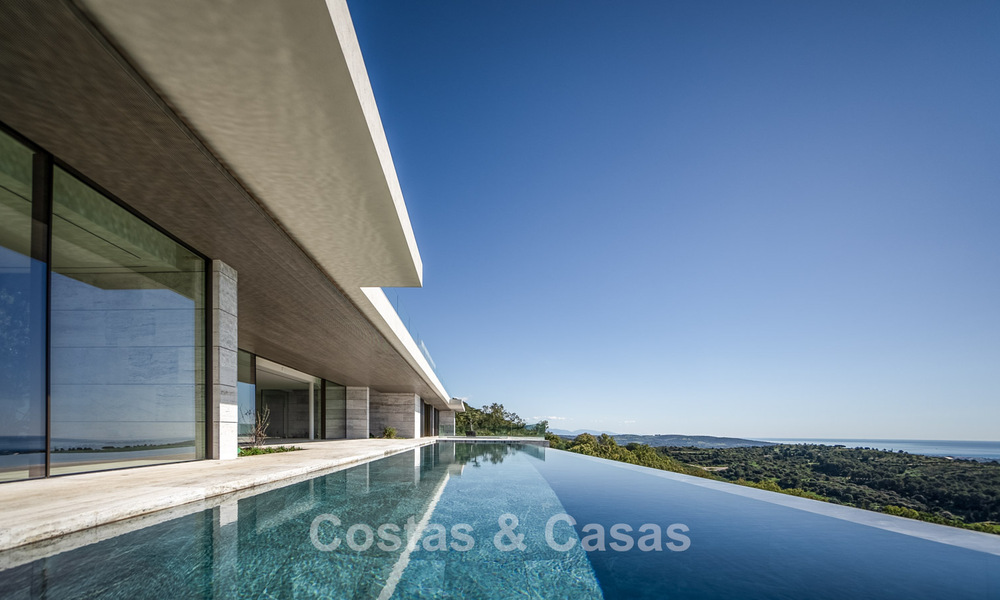 Nieuwe, high-end luxevilla te koop met zeezicht in een gated en permanent bewaakte villawijk van Sotogrande, Costa del Sol 785639