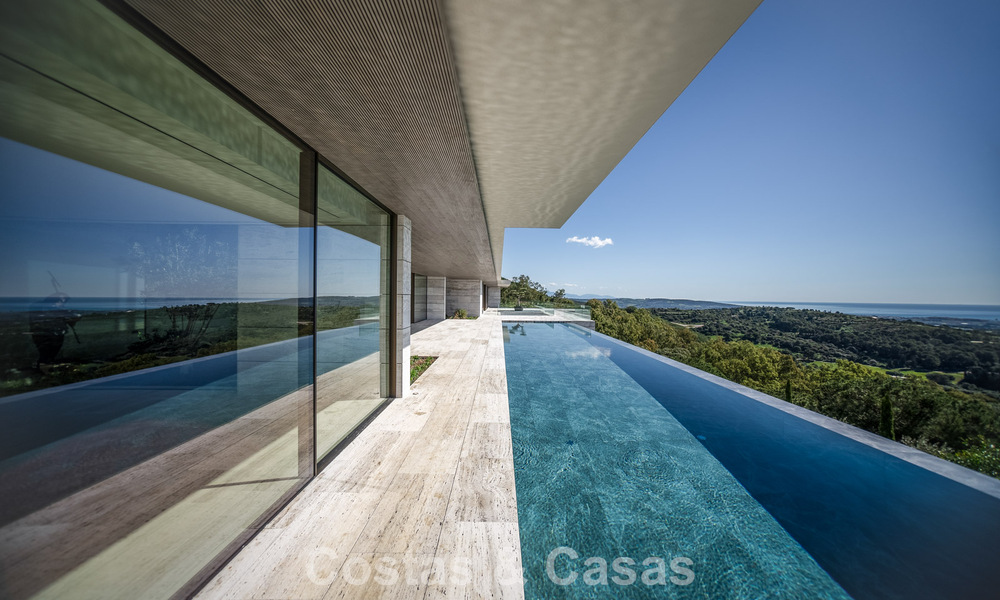 Nieuwe, high-end luxevilla te koop met zeezicht in een gated en permanent bewaakte villawijk van Sotogrande, Costa del Sol 785641