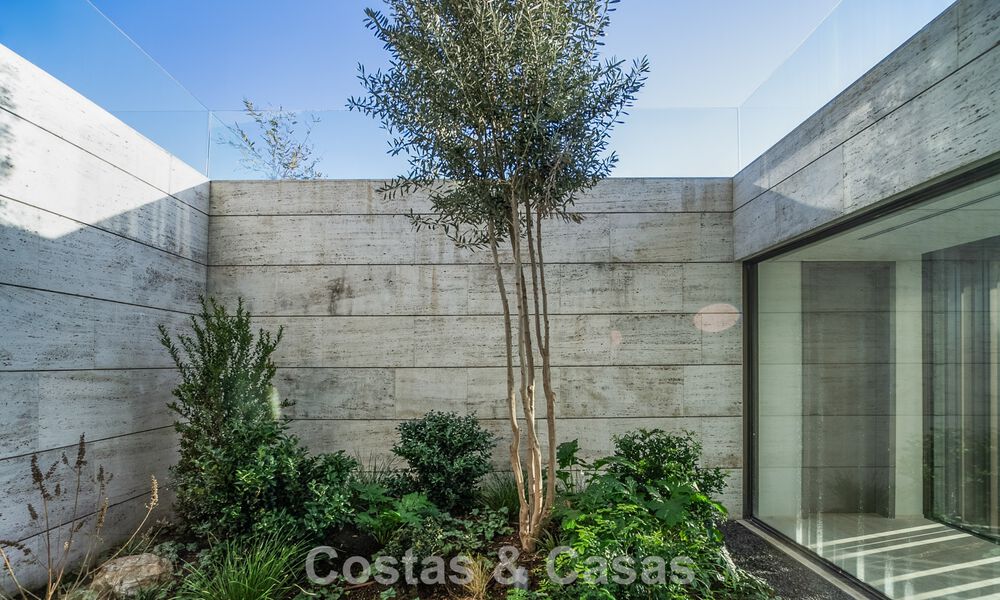 Nieuwe, high-end luxevilla te koop met zeezicht in een gated en permanent bewaakte villawijk van Sotogrande, Costa del Sol 785646