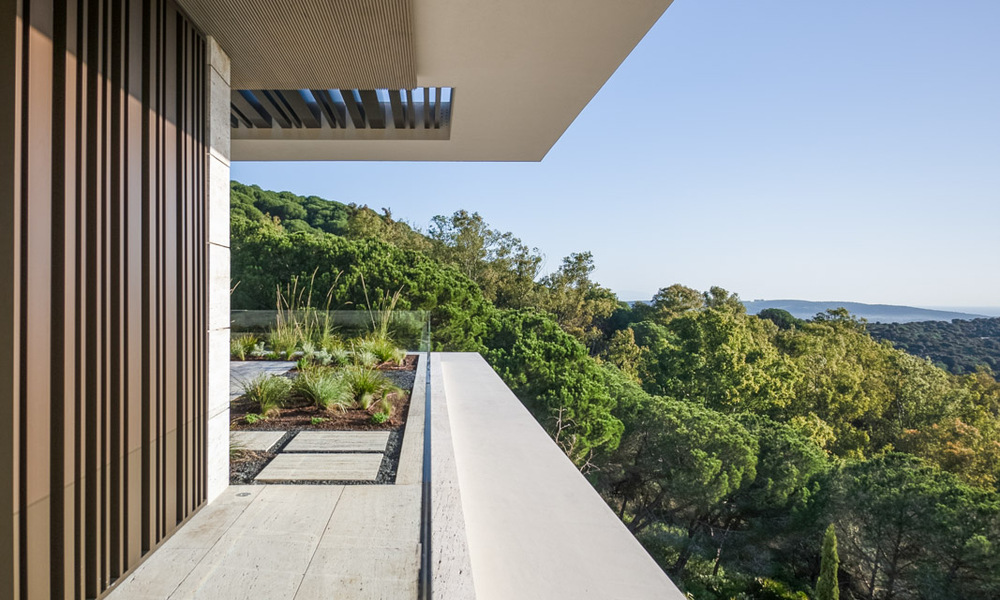 Nieuwe, high-end luxevilla te koop met zeezicht in een gated en permanent bewaakte villawijk van Sotogrande, Costa del Sol 785653