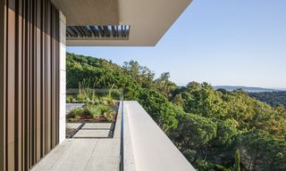 Nieuwe, high-end luxevilla te koop met zeezicht in een gated en permanent bewaakte villawijk van Sotogrande, Costa del Sol 785653 