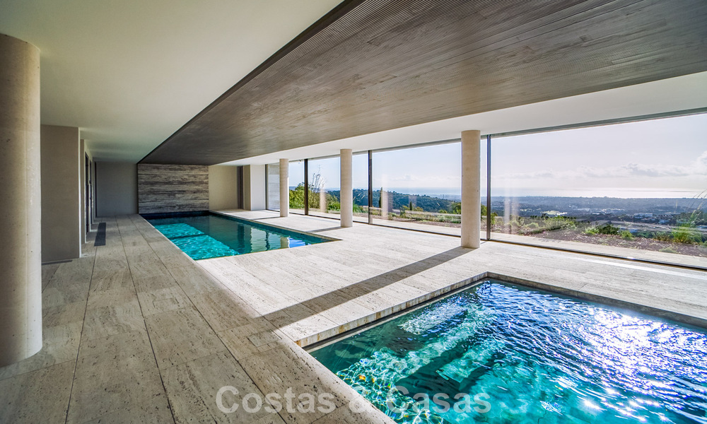 Nieuwe, high-end luxevilla te koop met zeezicht in een gated en permanent bewaakte villawijk van Sotogrande, Costa del Sol 785657