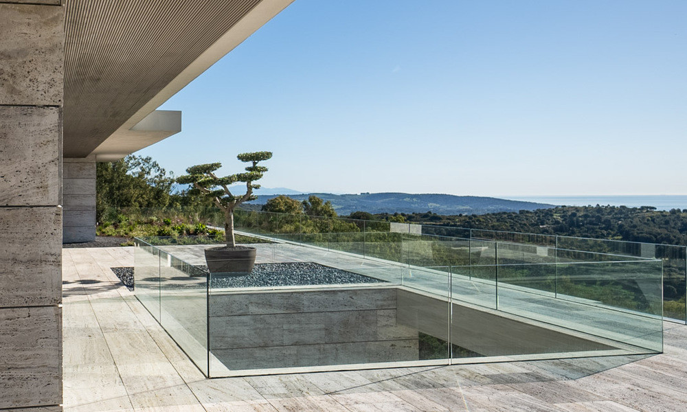 Nieuwe, high-end luxevilla te koop met zeezicht in een gated en permanent bewaakte villawijk van Sotogrande, Costa del Sol 785669