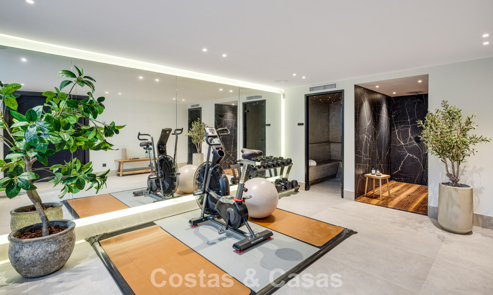 Schitterende eerstelijnsgolf luxevilla te koop in het hart van Nueva Andalucia, Marbella 785615