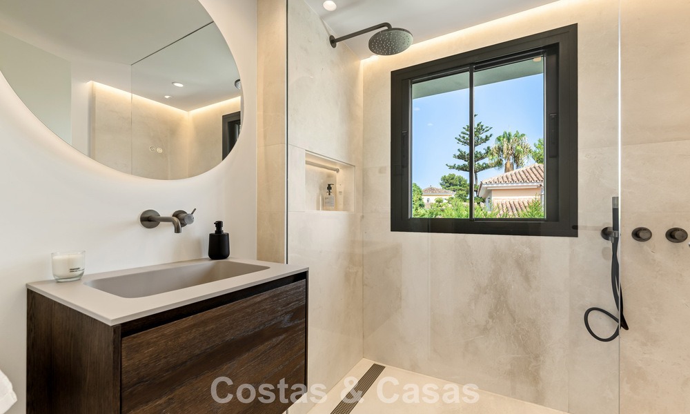 Royale luxevilla met moderne mediterrane architectuur te koop op Marbella’s Golden Mile 785547