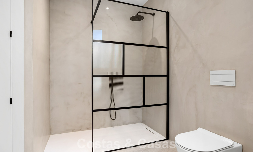 Moderne Spaanse luxevilla te koop op de tweede lijn van een golfbaan in een bevoorrechte villawijk, Benahavis - Marbella 785747