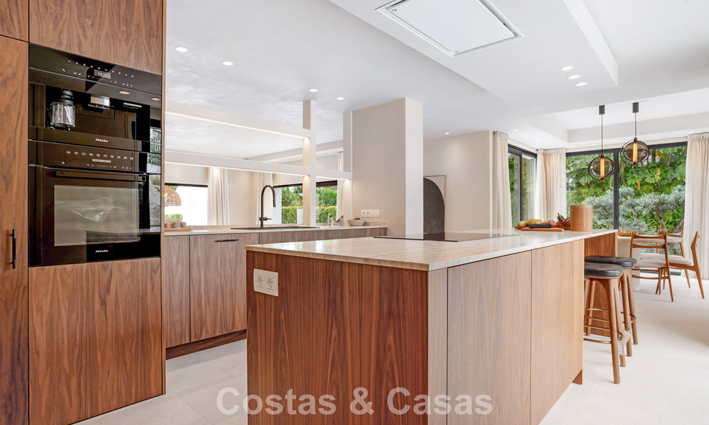 Moderne Spaanse luxevilla te koop op de tweede lijn van een golfbaan in een bevoorrechte villawijk, Benahavis - Marbella 785758