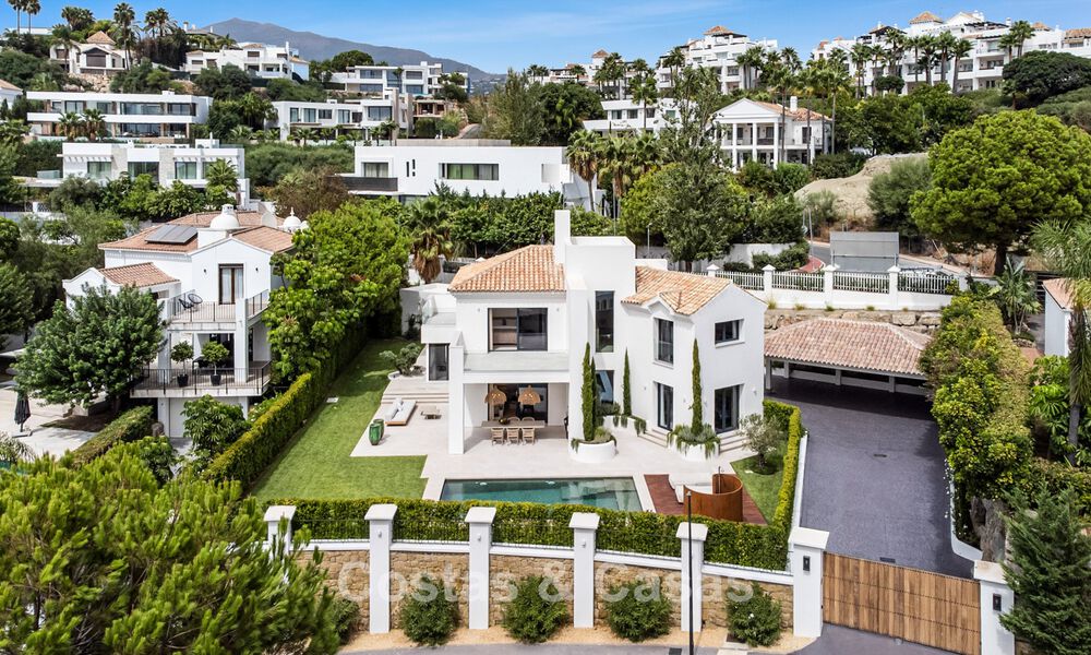 Moderne Spaanse luxevilla te koop op de tweede lijn van een golfbaan in een bevoorrechte villawijk, Benahavis - Marbella 785762