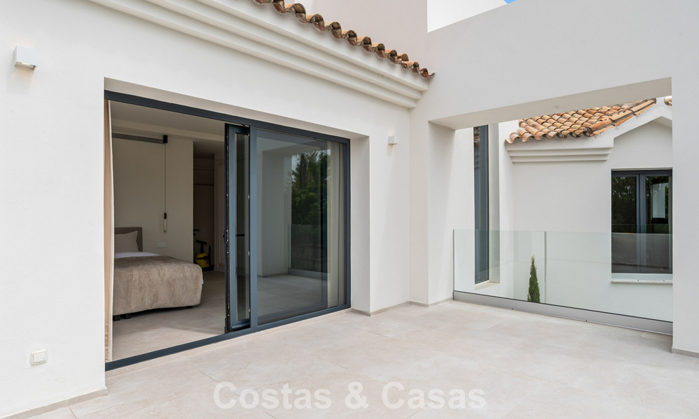 Moderne Spaanse luxevilla te koop op de tweede lijn van een golfbaan in een bevoorrechte villawijk, Benahavis - Marbella 785769