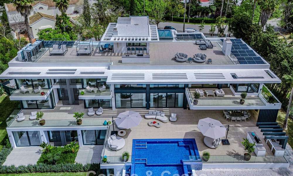 Majestueus meesterwerk te koop in een strakke, moderne stijl in een beveiligde villawijk van Sotogrande, Costa del Sol 786189