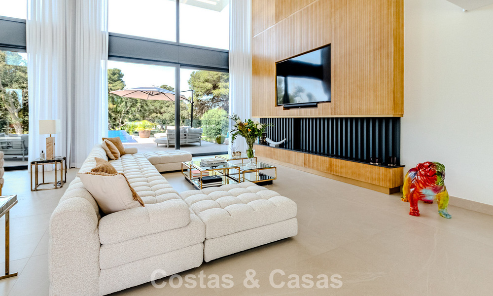 Majestueus meesterwerk te koop in een strakke, moderne stijl in een beveiligde villawijk van Sotogrande, Costa del Sol 786201