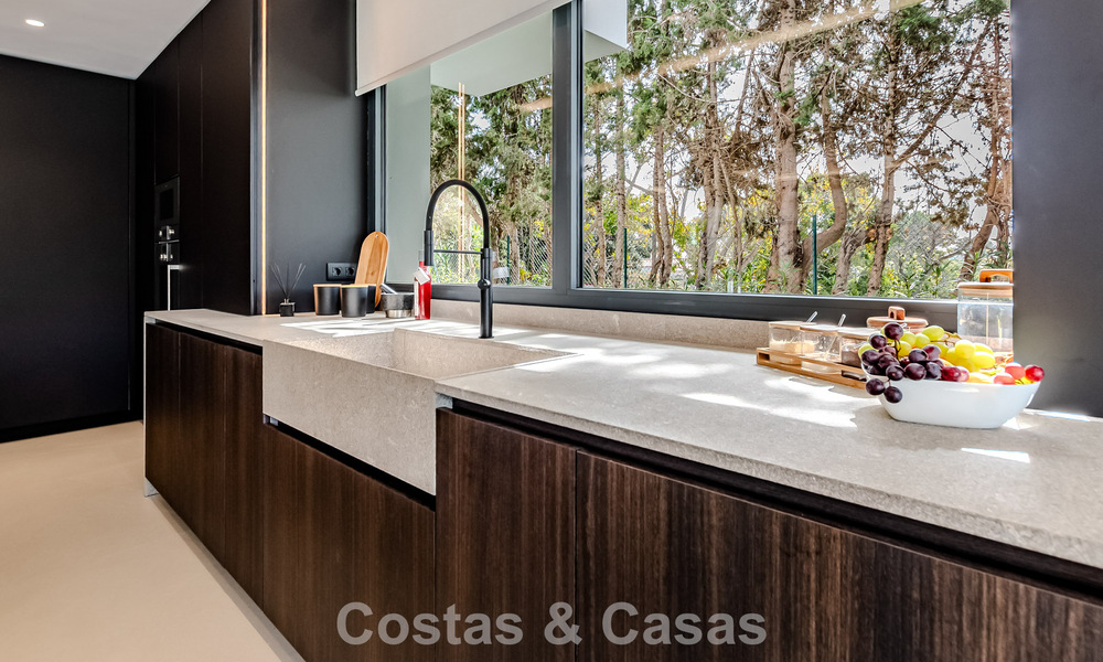 Majestueus meesterwerk te koop in een strakke, moderne stijl in een beveiligde villawijk van Sotogrande, Costa del Sol 786222
