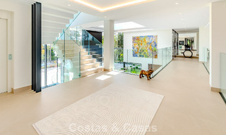 Majestueus meesterwerk te koop in een strakke, moderne stijl in een beveiligde villawijk van Sotogrande, Costa del Sol 786225 