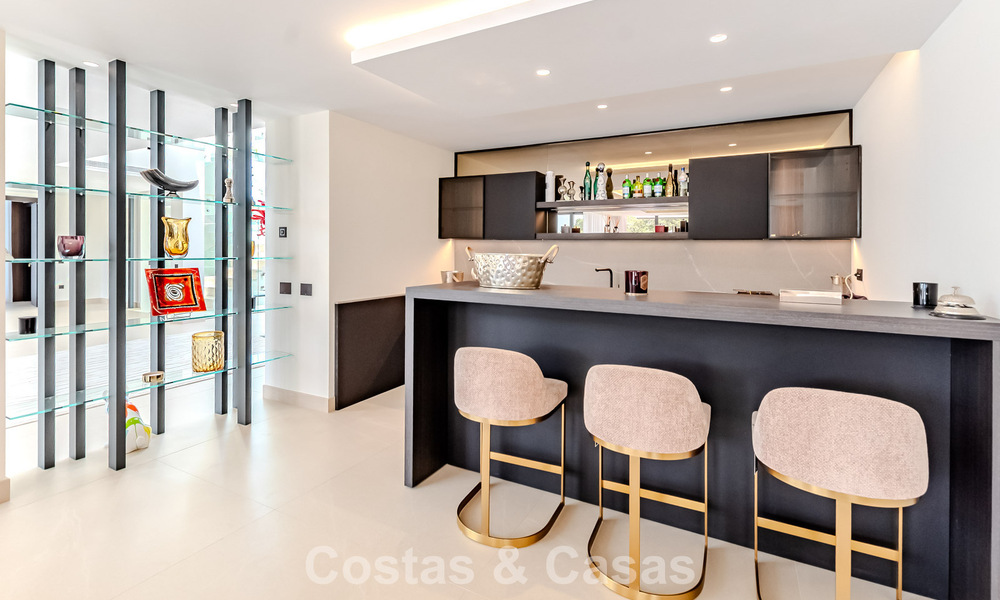 Majestueus meesterwerk te koop in een strakke, moderne stijl in een beveiligde villawijk van Sotogrande, Costa del Sol 786238