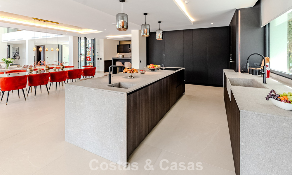 Majestueus meesterwerk te koop in een strakke, moderne stijl in een beveiligde villawijk van Sotogrande, Costa del Sol 786240