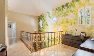 Uitmuntende luxevilla te koop in een tijdloze Andalusische architectuur, met zeezicht in Benahavis - Marbella 786060 